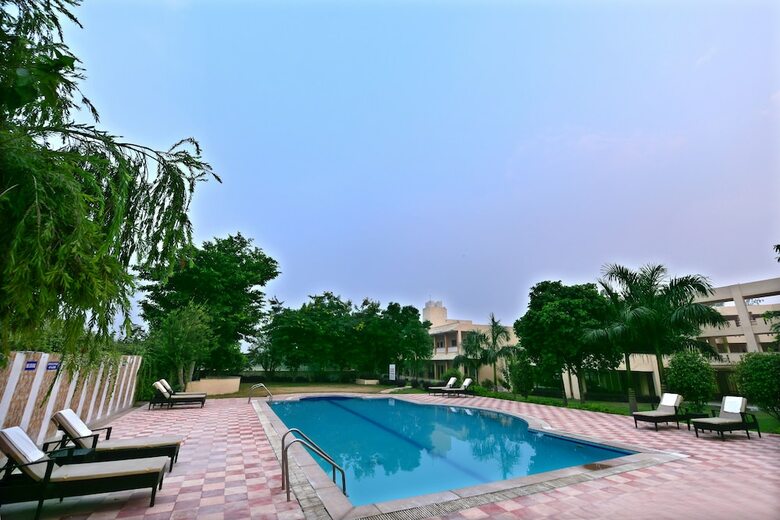 Hotel Pride Kadamb Kunj Resort - Bharatpur