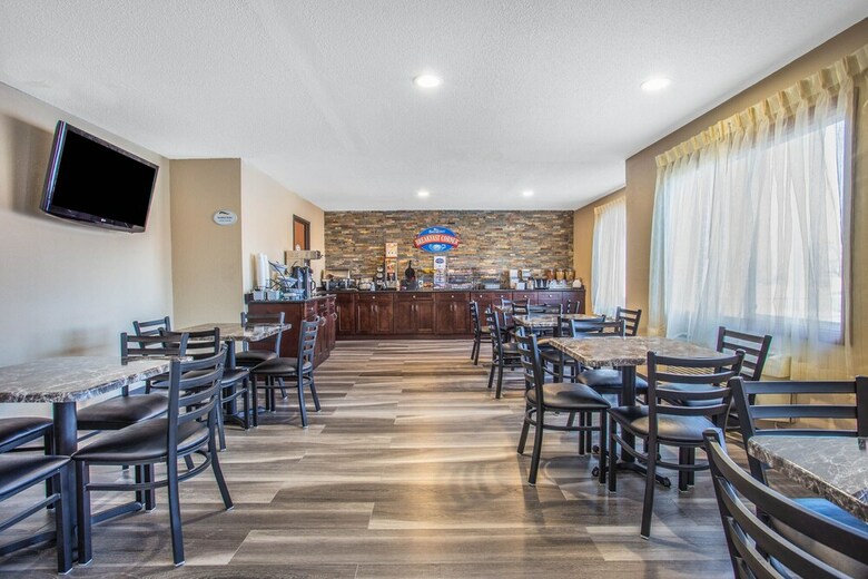 Hotel Baymont By Wyndham Joliet