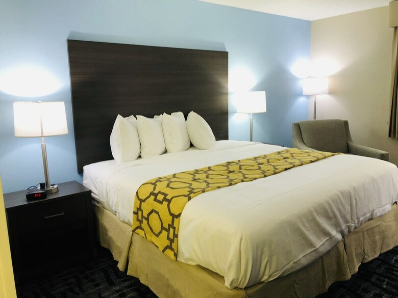 Hotel Baymont By Wyndham Joliet