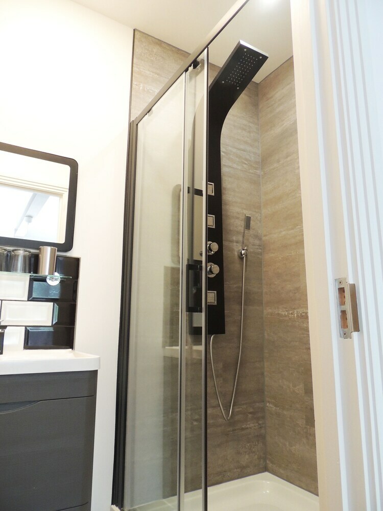 Hotel Harlestone Retreat- Adults Only