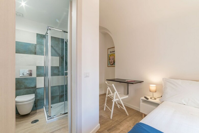 Hotel Roma Station House