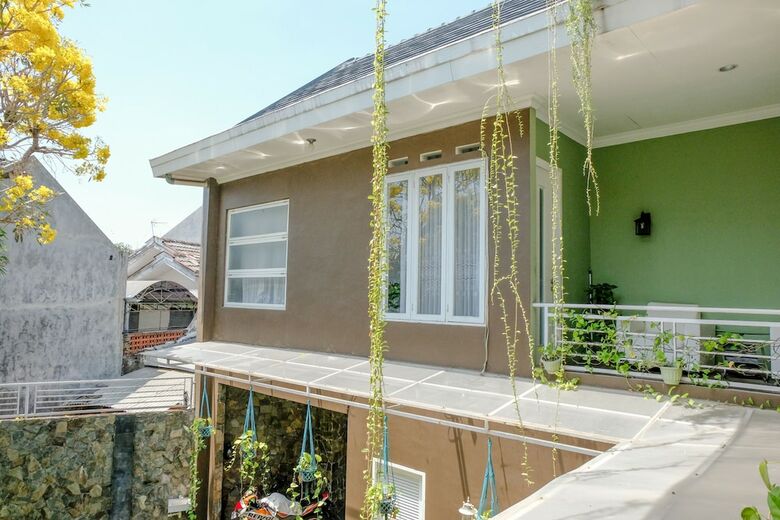 Hostal Spot On 1712 Griya Shanta Residence