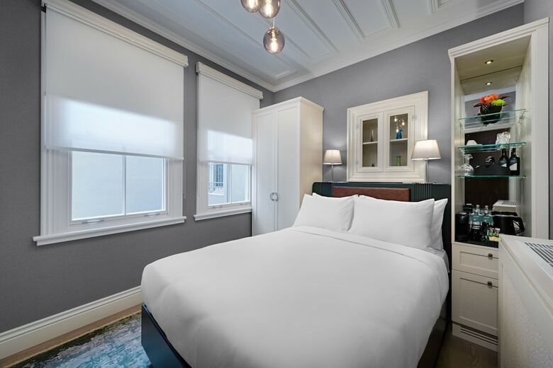 Catch Hotel