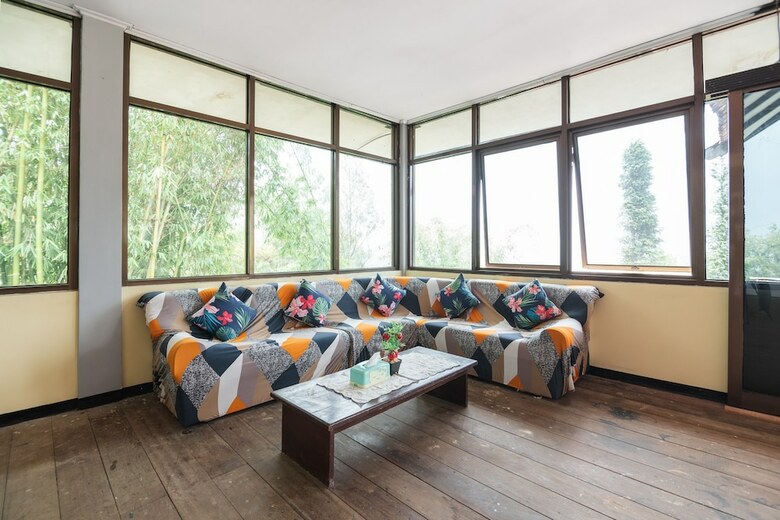 Hotel Oyo 1852 Intan Bromo Homestay