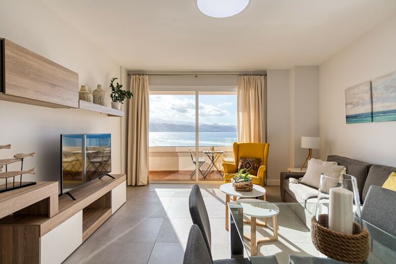 Bright Beachfront Apartment