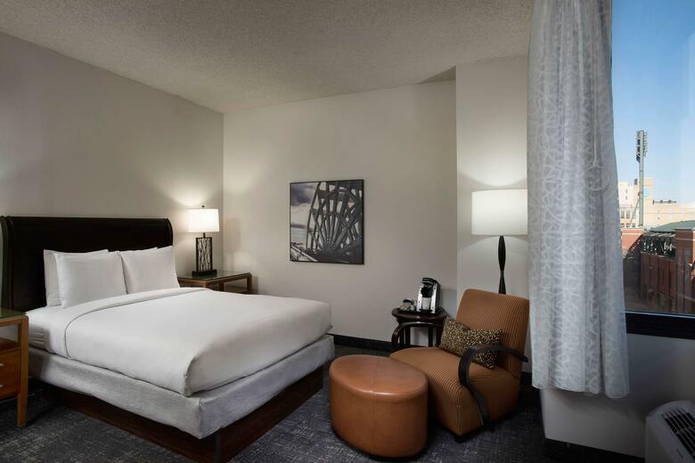 Doubletree Hotel Memphis Downtown