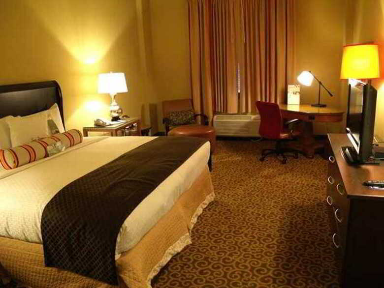 Doubletree Hotel Memphis Downtown