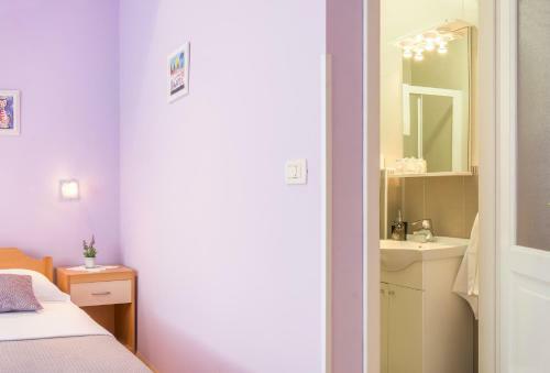 Hostal Guesthouse Villa Marija