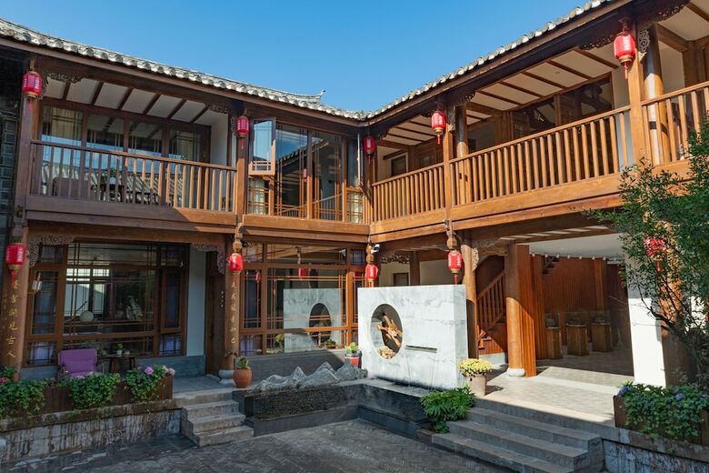 Hotel Lijiang Passing-cloud Resort