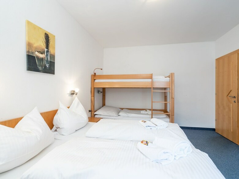 Cozy Apartment With Sauna, Ski Storage, Balcony, Garden