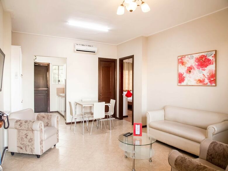 Hotel Oyo 211 Las Palmeras Apartelle