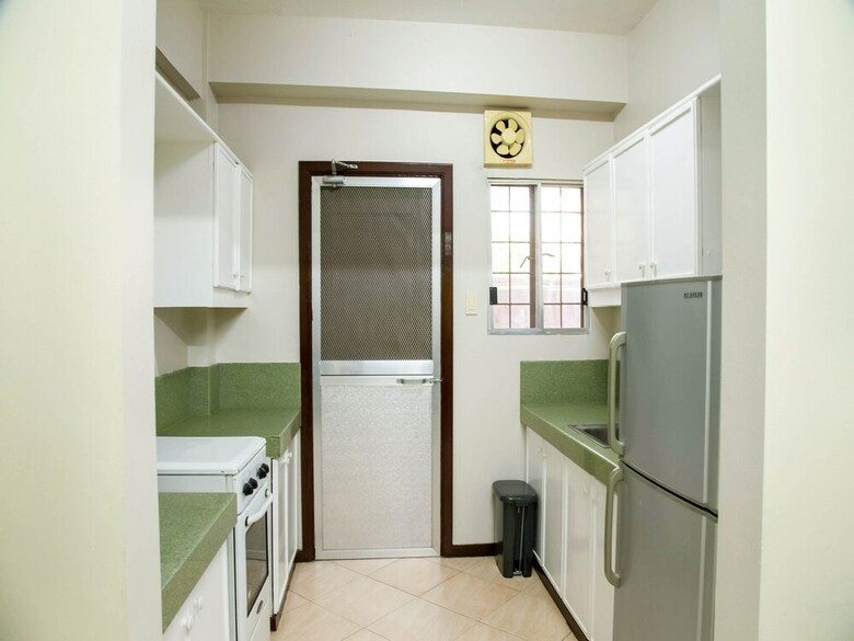 Hotel Oyo 211 Las Palmeras Apartelle