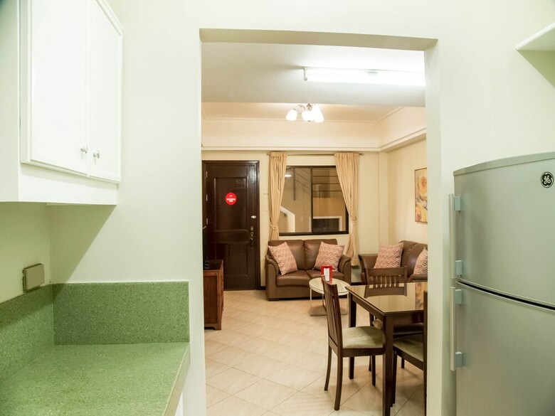 Hotel Oyo 211 Las Palmeras Apartelle