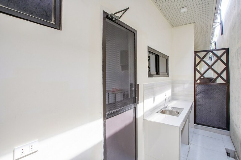 Oyo 504 Casa Mia Hotel Suites Residence