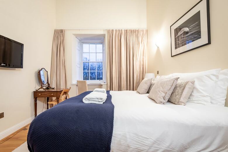 Majestic Apartment In Elie House