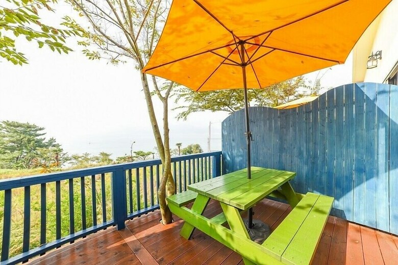 Ara Hill Pension