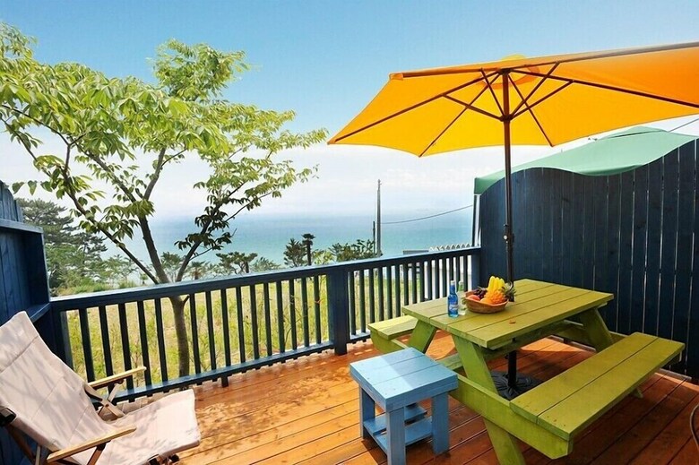 Ara Hill Pension