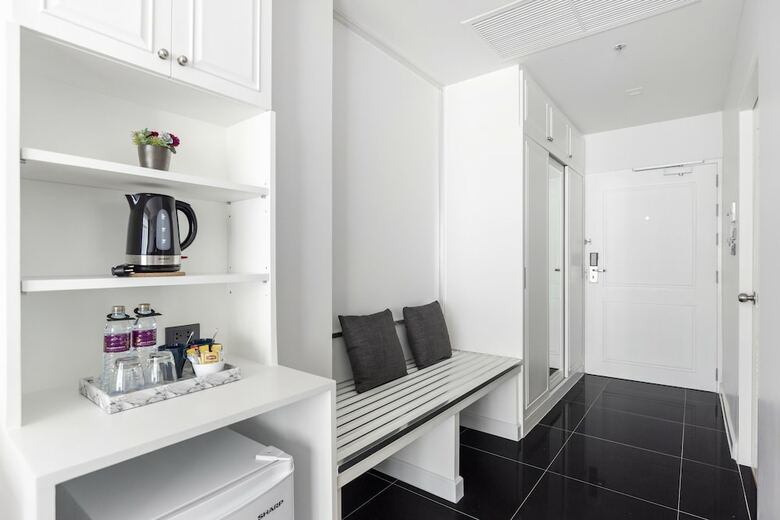 Hotel Maple Haus Sukhumvit 33 By Favstay