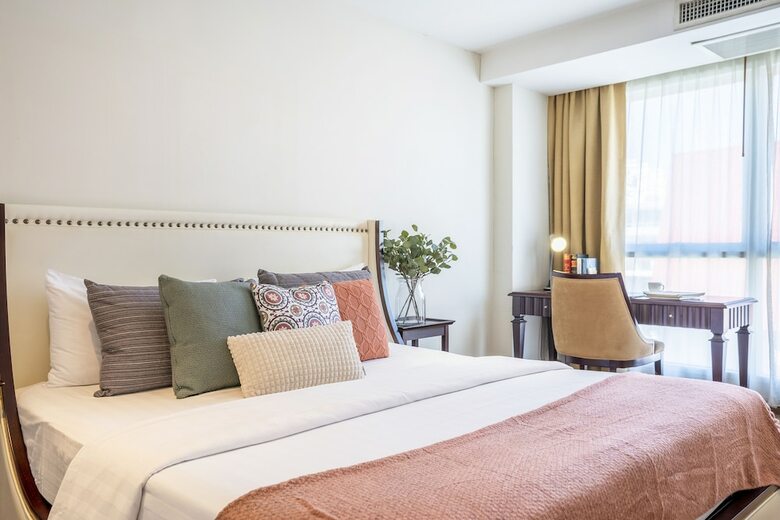 Hotel Maple Haus Sukhumvit 33 By Favstay