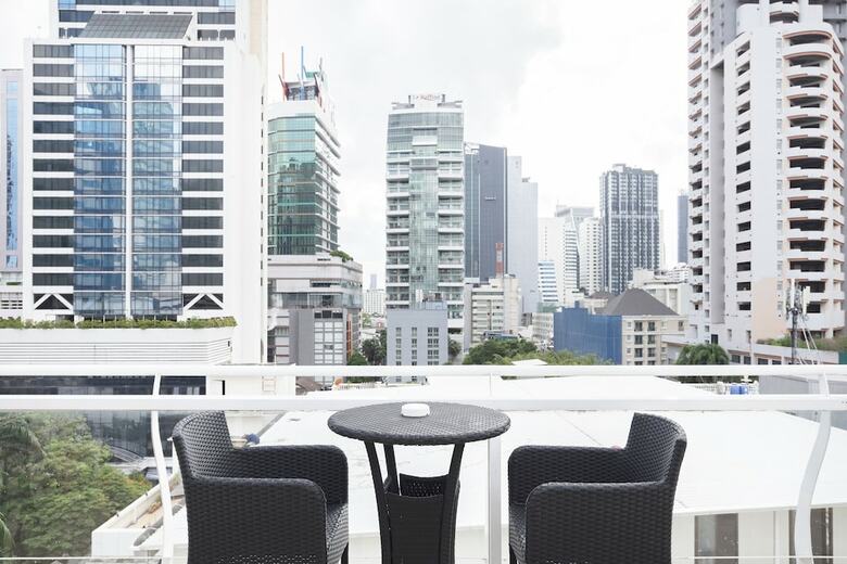 Hotel Maple Haus Sukhumvit 33 By Favstay