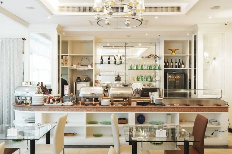 Hotel Maple Haus Sukhumvit 33 By Favstay