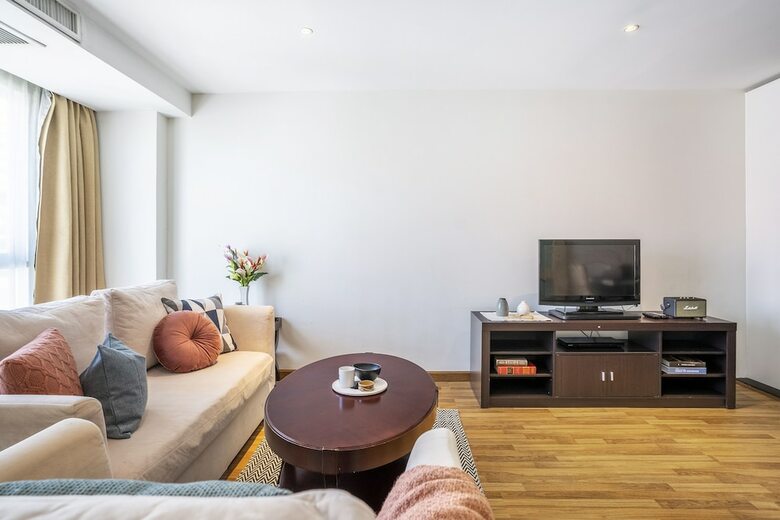 Hotel Maple Haus Sukhumvit 33 By Favstay