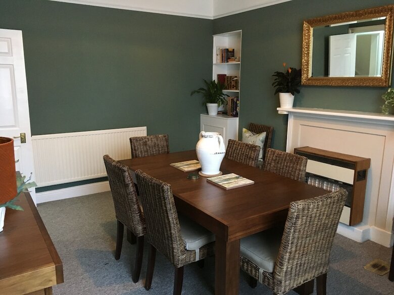 Chic City Centre Georgian Maisonette