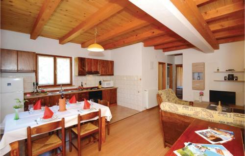Holiday Home Jakacici Jakacici