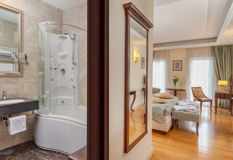 Hotel President Solin
