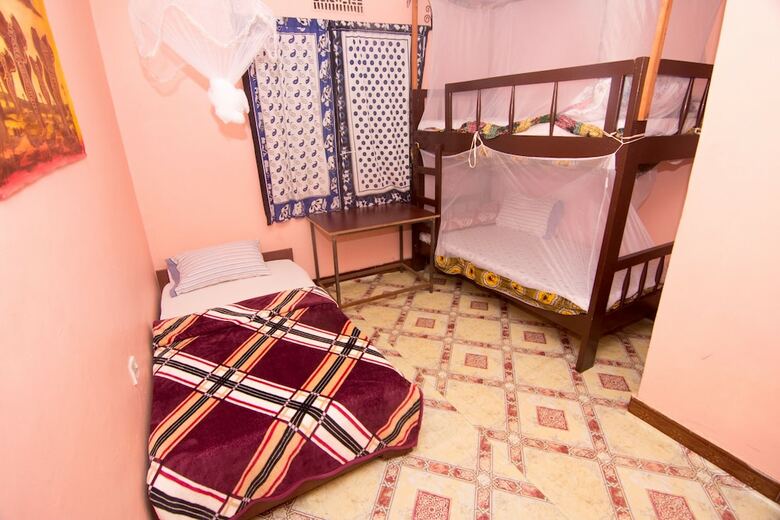 Hostal First Point Arusha Hostel