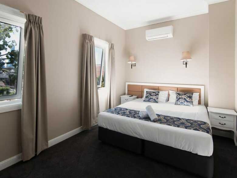 Hotel Lily Sands Inn