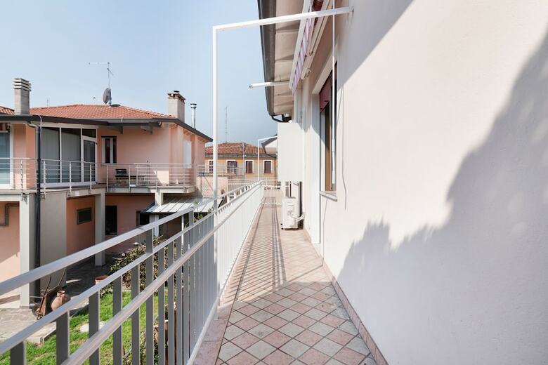 Santa Rita Roomy Apartment