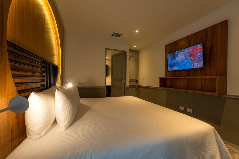 Aparthotel Singular Joy Vacation Rentals