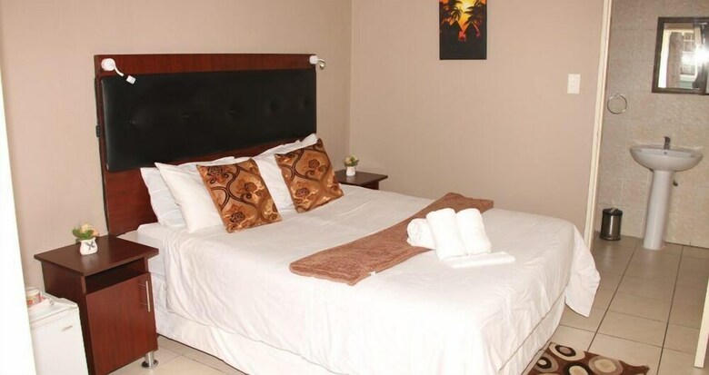 Hotel Bubble Ball Guest House