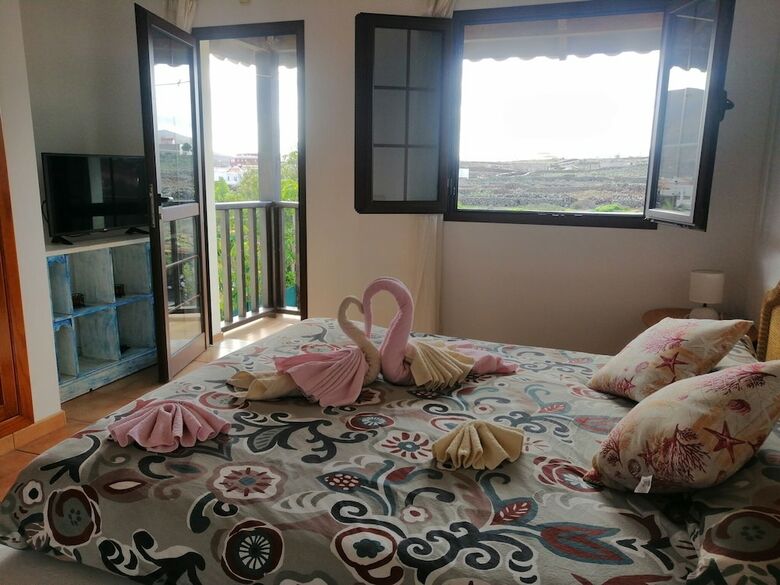 Boutique Holiday Home In Villaverde With Terrace