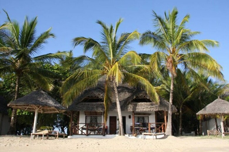Posada Chapwani Island