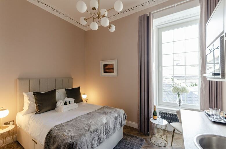 Aparthotel Sweeney Apartments And Rooms