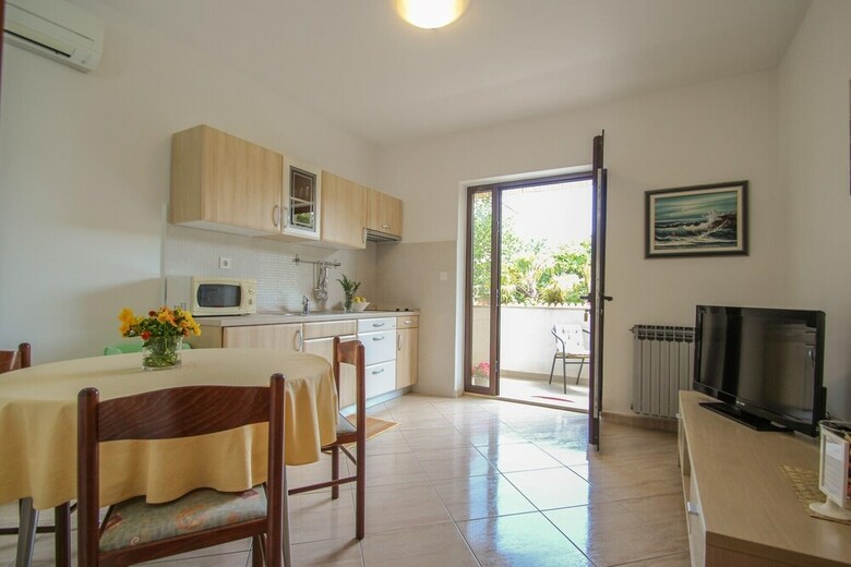 Apartamentos Maena