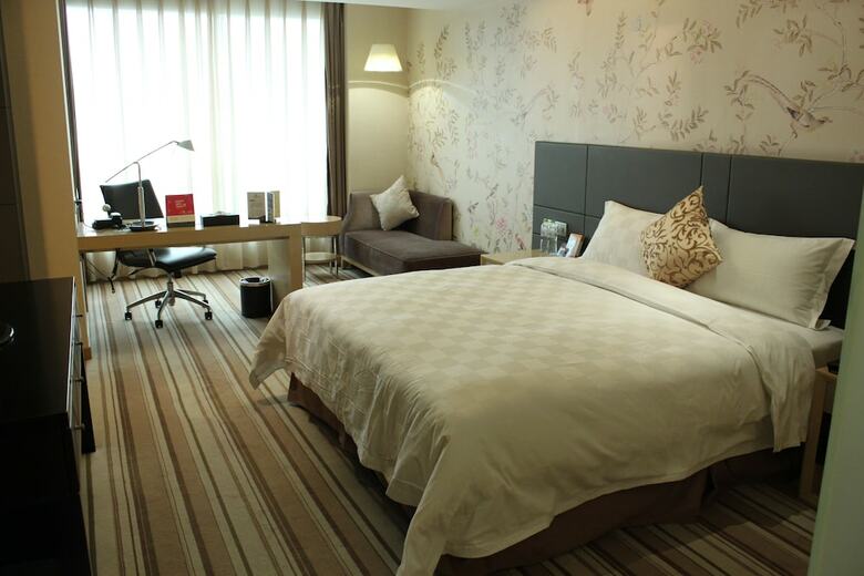 Grandskylight Hotel