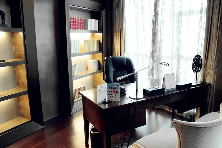 Grandskylight Hotel