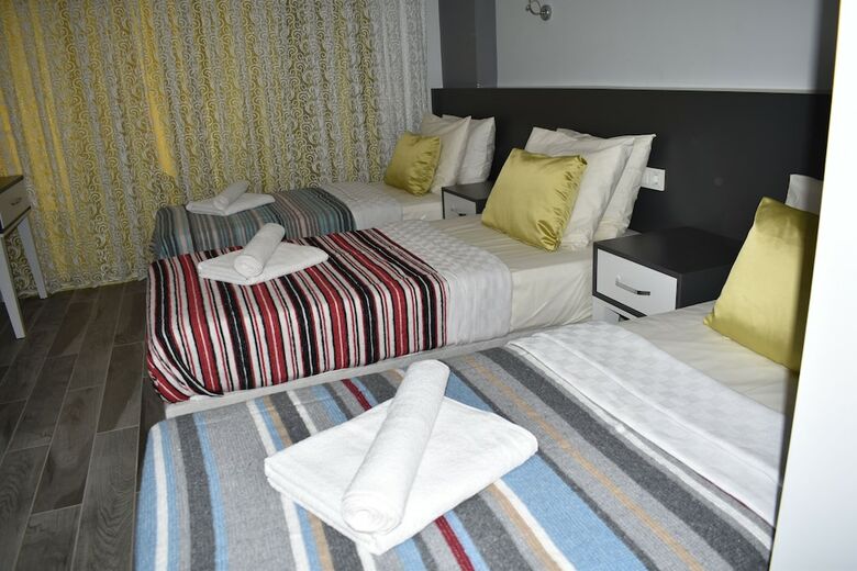 Bone Apart Otel