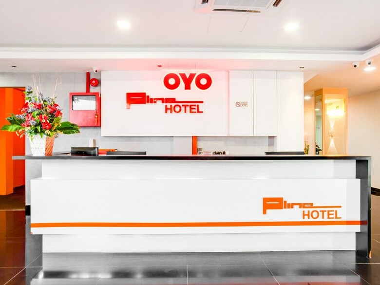 Oyo 89652 P Line Hotel