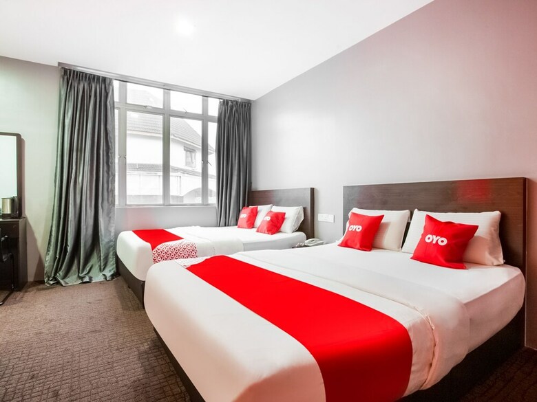Oyo 89652 P Line Hotel