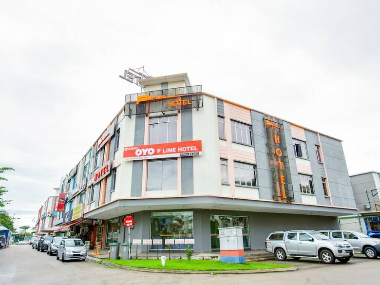 Oyo 89652 P Line Hotel