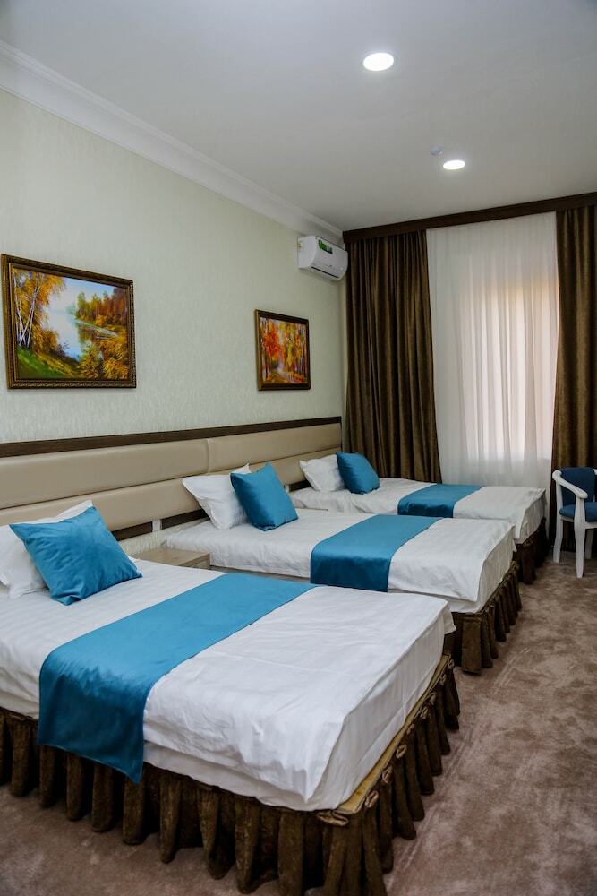 Globus Hotel