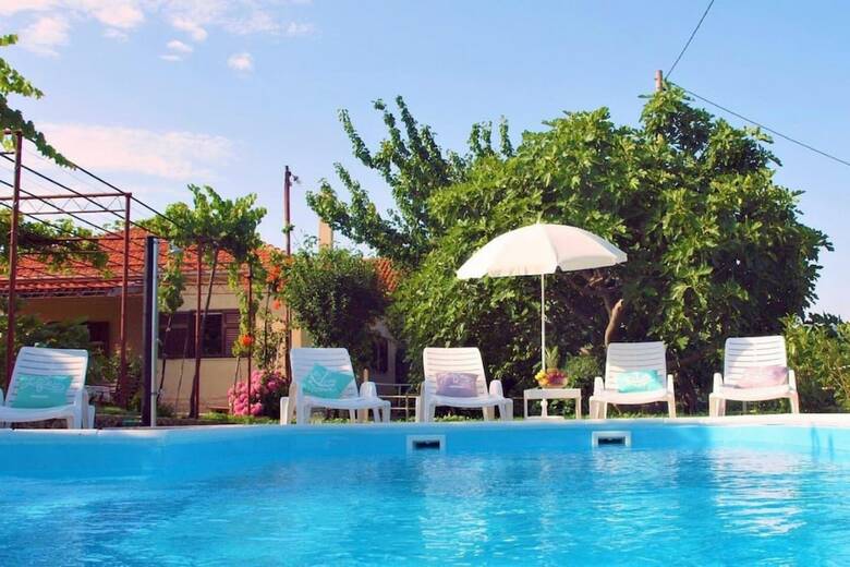 Sunflower House With A Pool