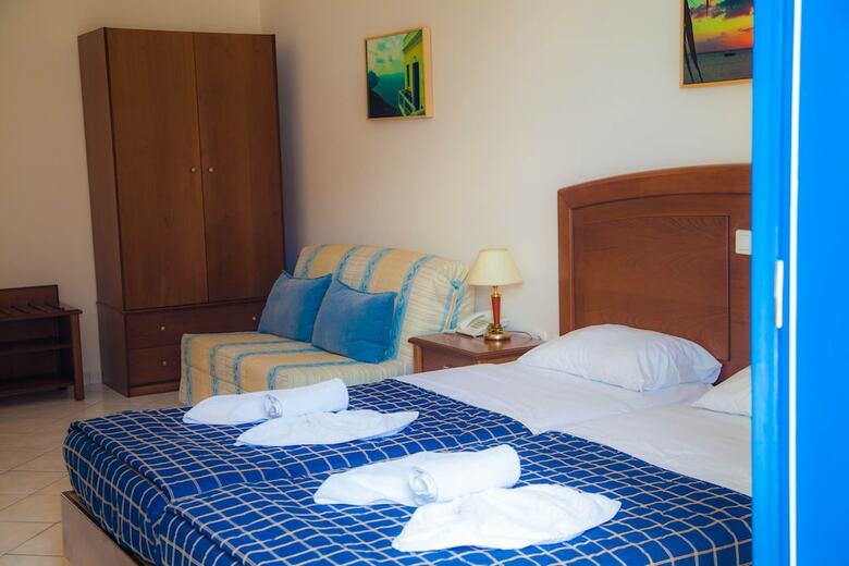 Aparthotel Blue Waves Studios