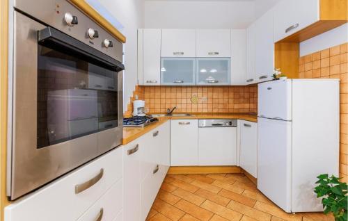 Apartment Vinkuran Kucine