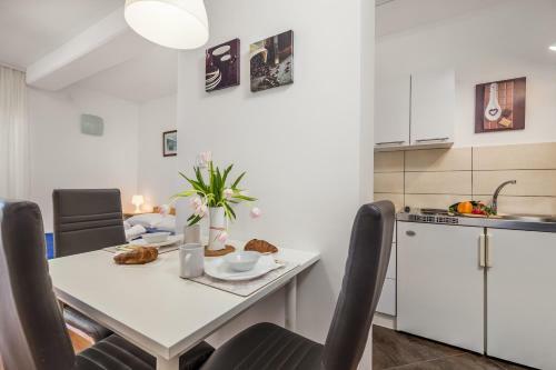Apartments Davor