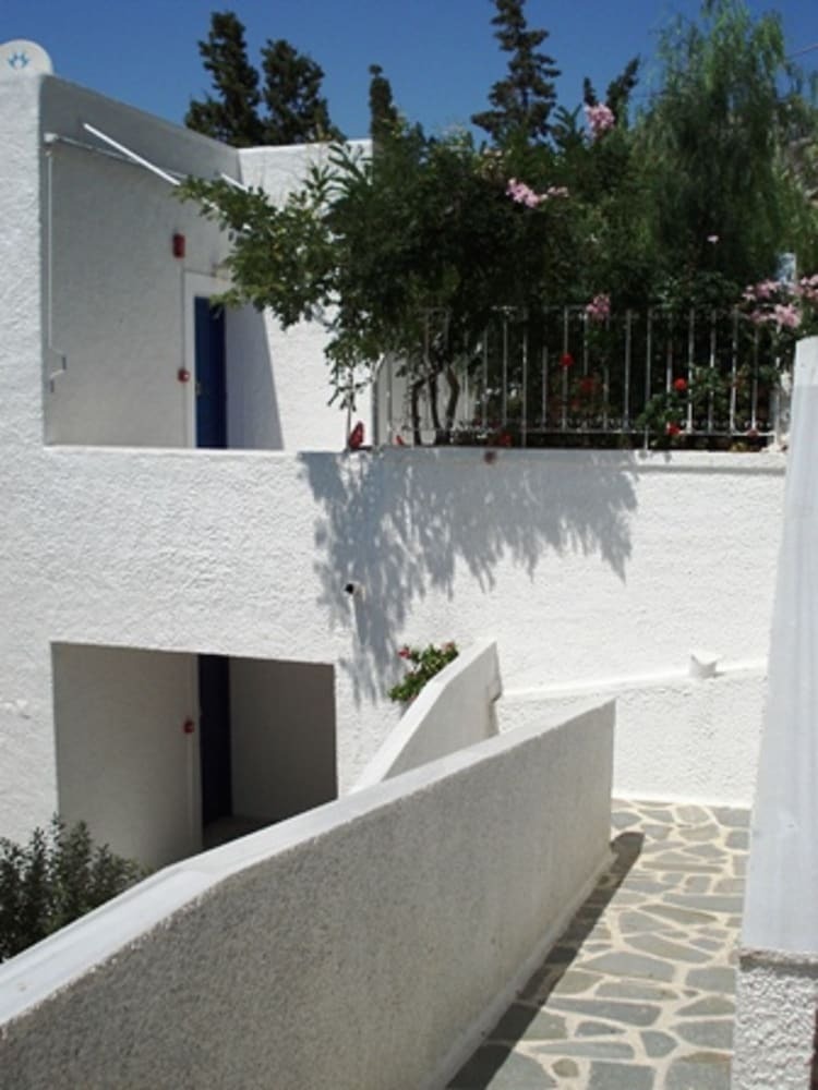 Aparthotel Tatsis Apartments